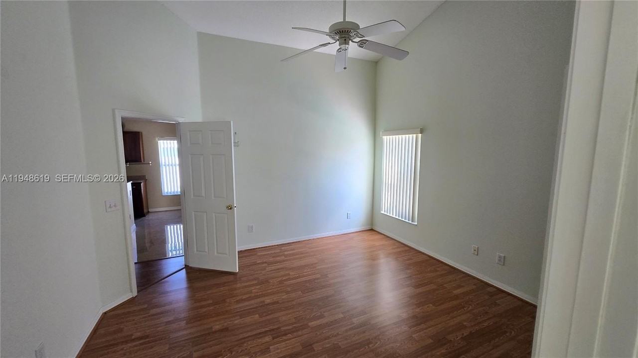 180 Laurel Ridge Pass - Photo 4 of 20