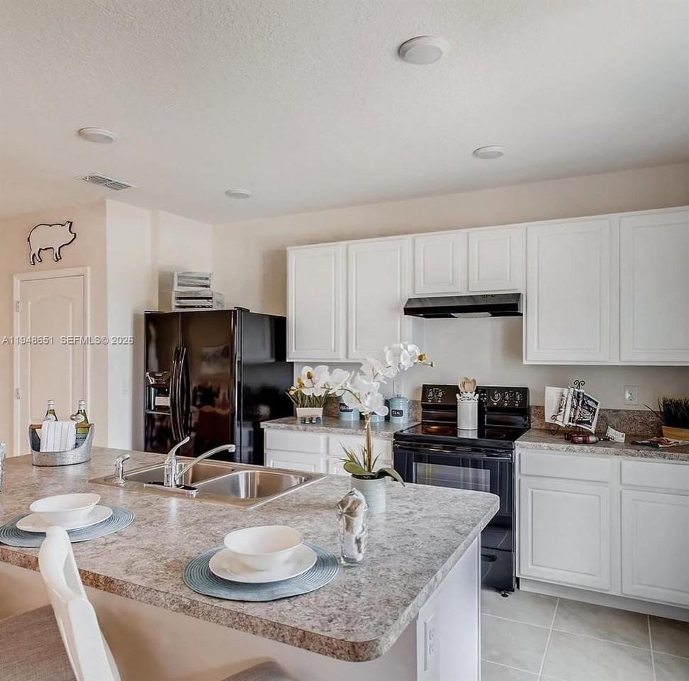 1563 Dawnview Way #0 - Photo 2 of 14