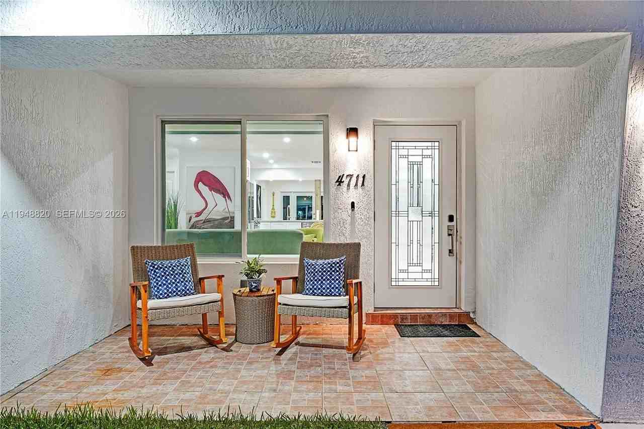 4711 Sw 42nd Ter - Photo 3 of 23