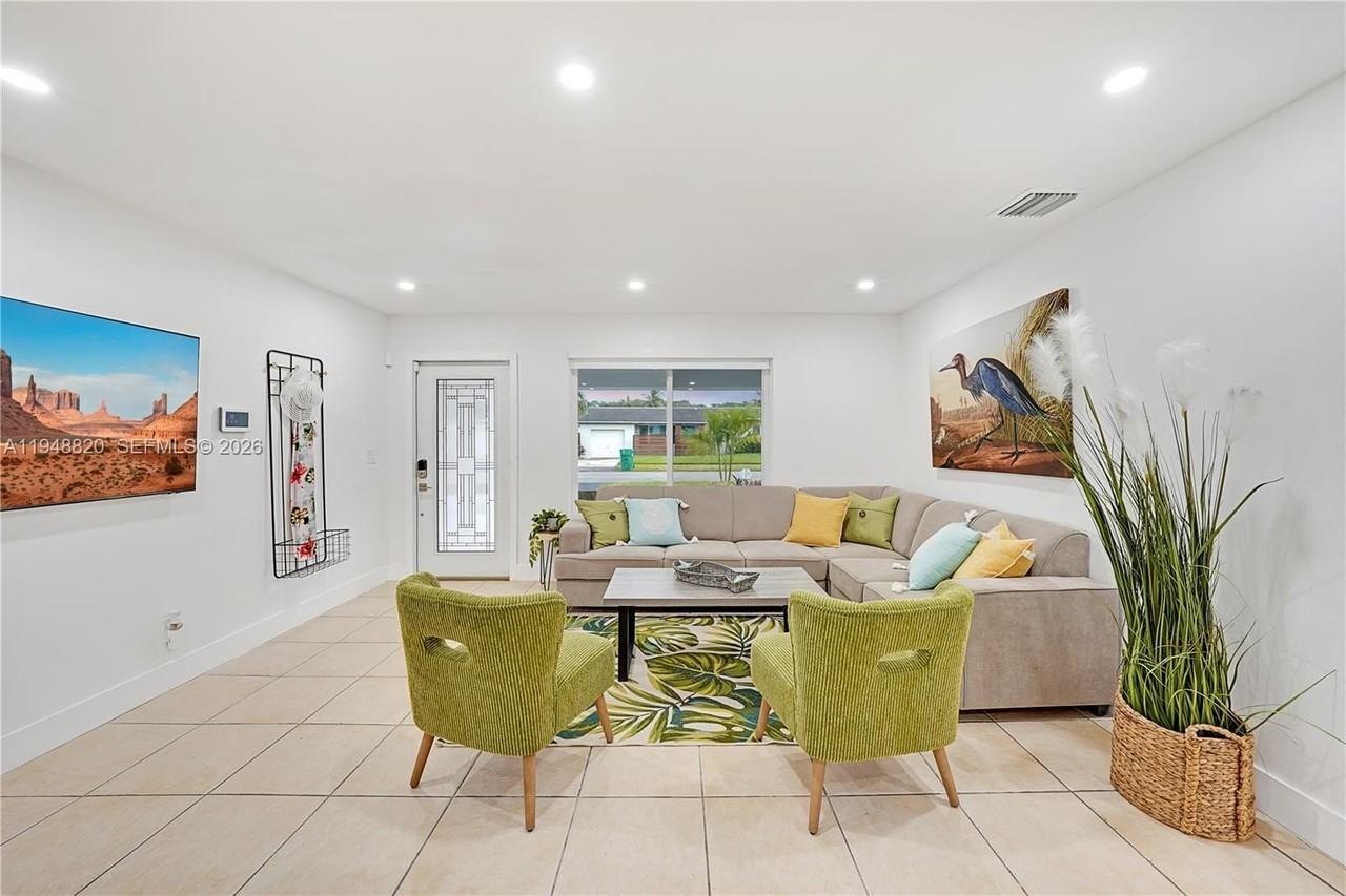 4711 Sw 42nd Ter - Photo 4 of 23