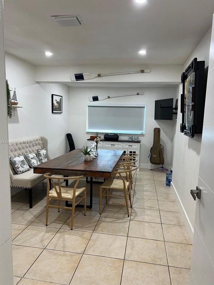 4711 Sw 42nd Ter - Photo 7 of 23