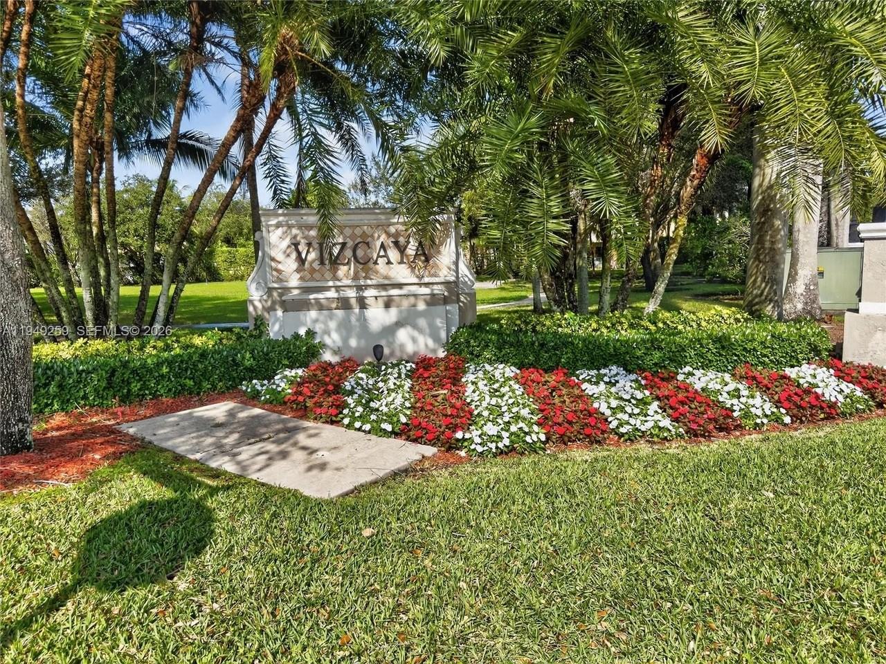 14053 Sw 49th St #7 - Photo 4 of 36