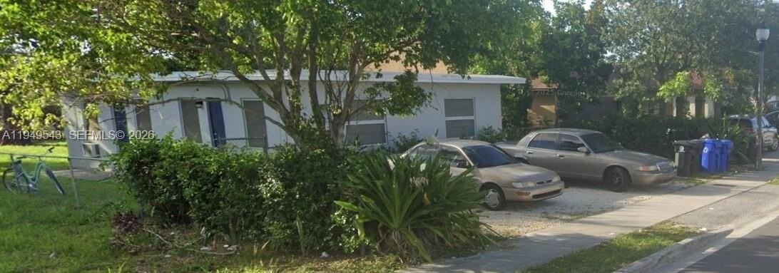 634 Nw 12th Ave #1 - Photo 5 of 7