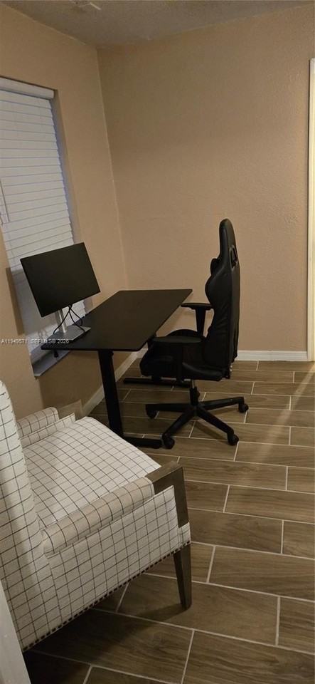 2879 Sw 10th St #B - Photo 2 of 3