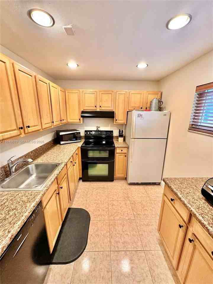 7561 Nw 16th St #2208 - Photo 2 of 20