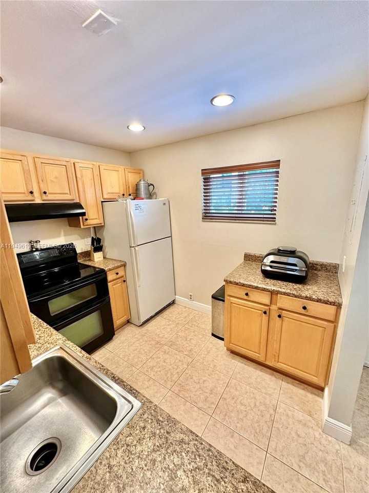 7561 Nw 16th St #2208 - Photo 3 of 20