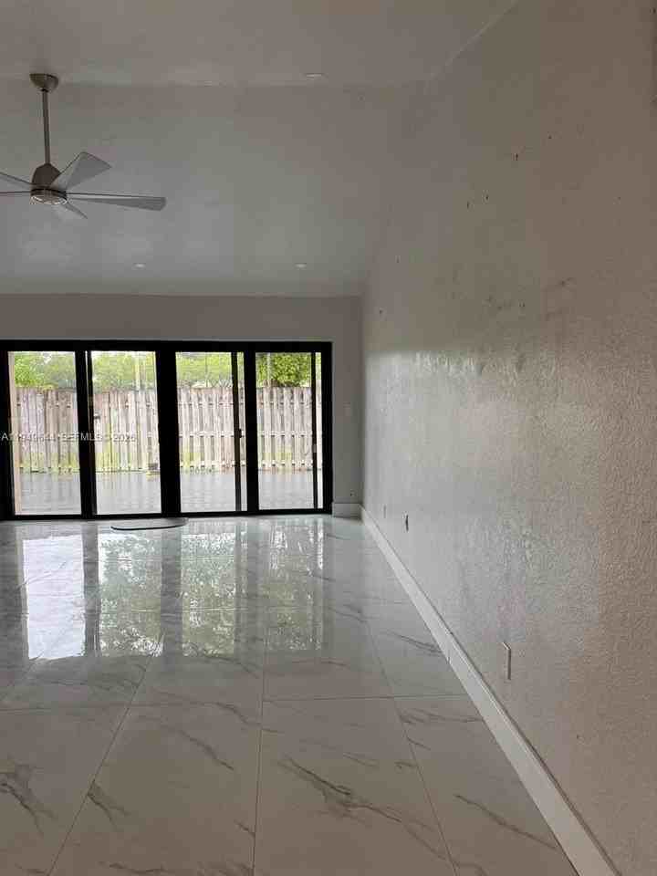 11220 Sw 125th Pl - Photo 4 of 18