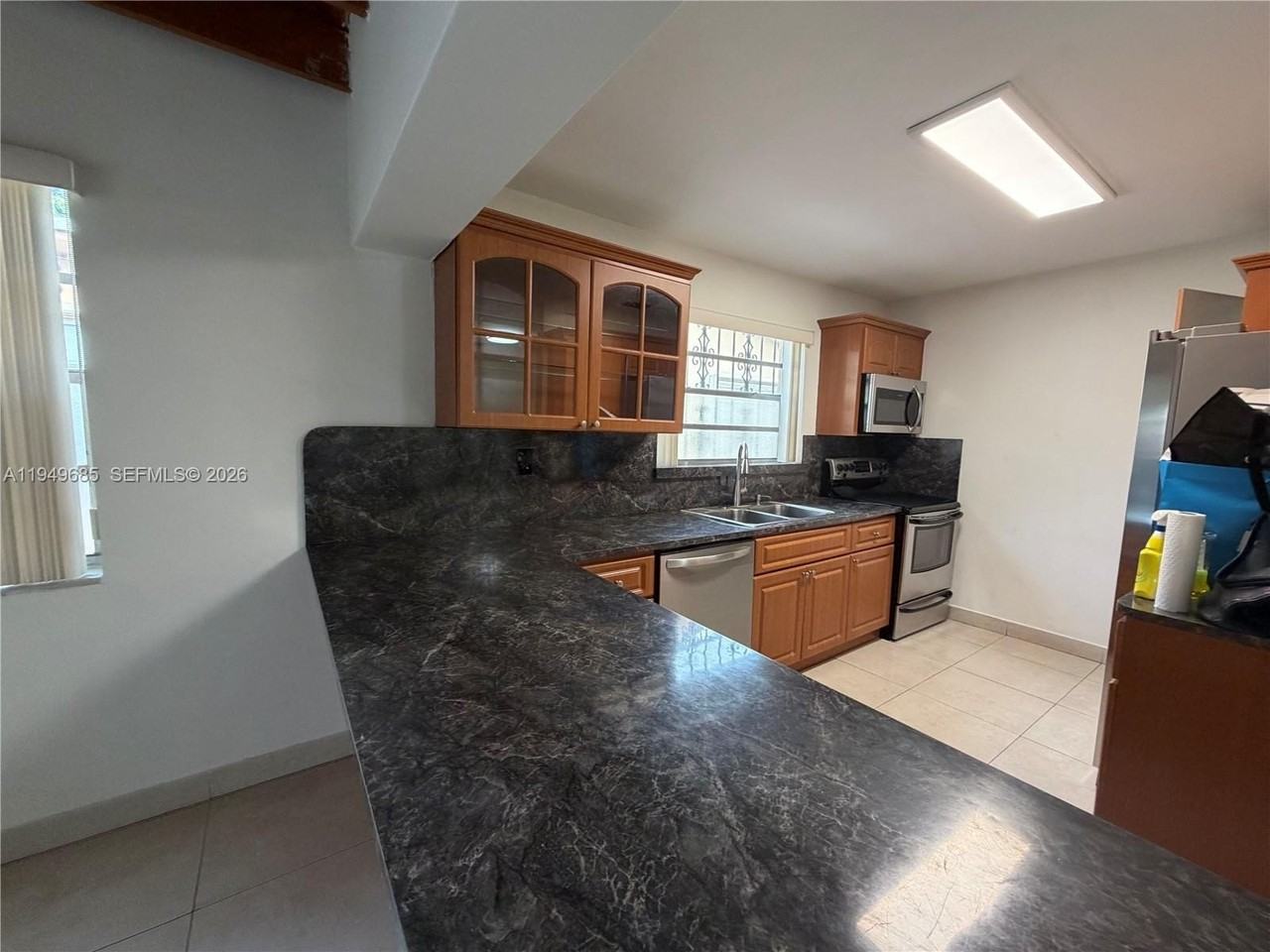 425 E 17th St #REAR - Photo 2 of 24