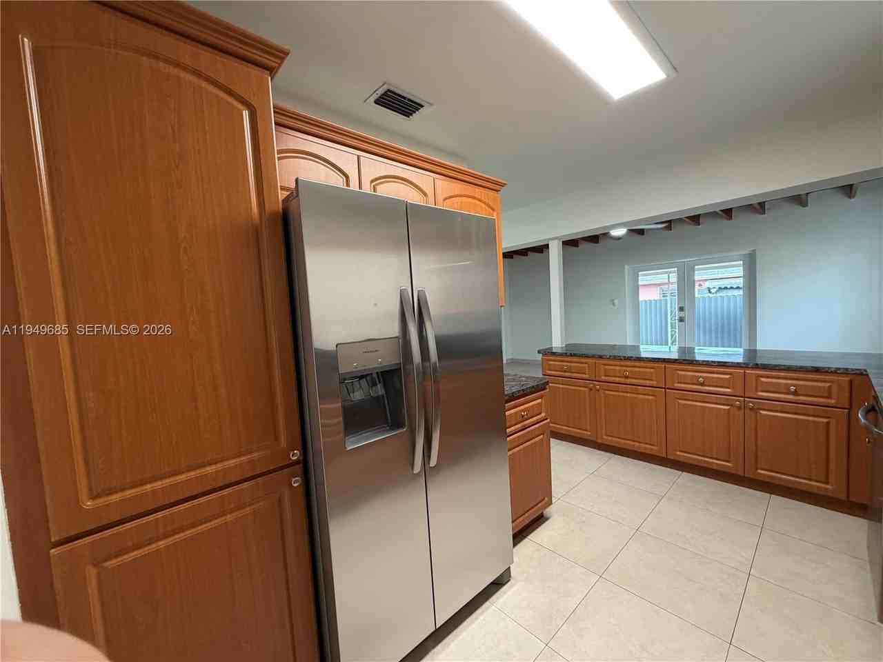 425 E 17th St #REAR - Photo 4 of 24