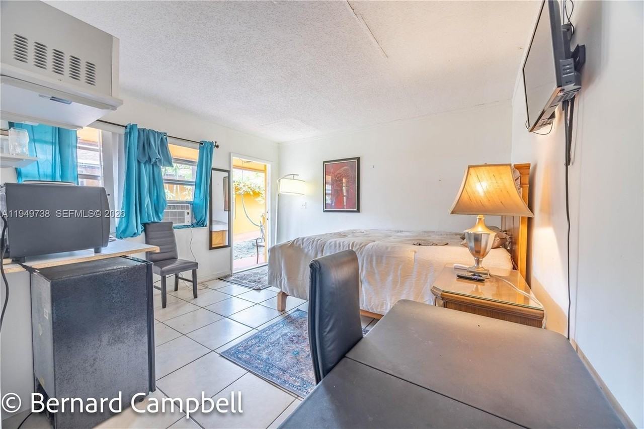 129 Se 5th St #1-4 - Photo 5 of 32