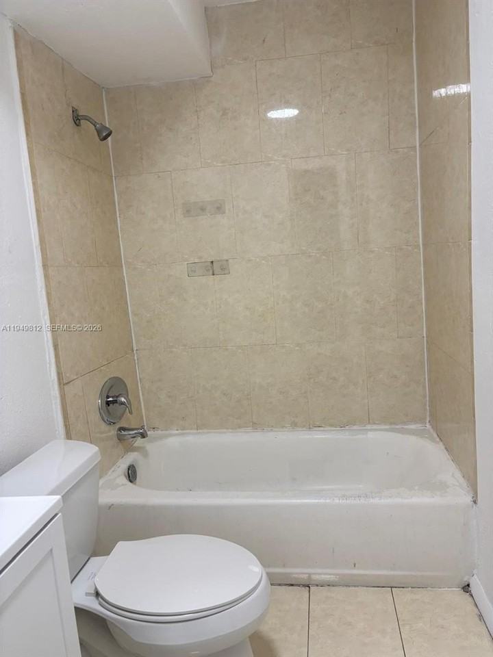 20520 Nw 15th Ave #127 - Photo 7 of 8