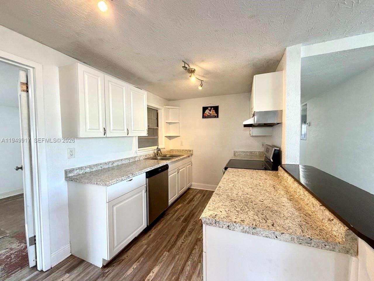 565 Forrest Dr #NA - Photo 5 of 45