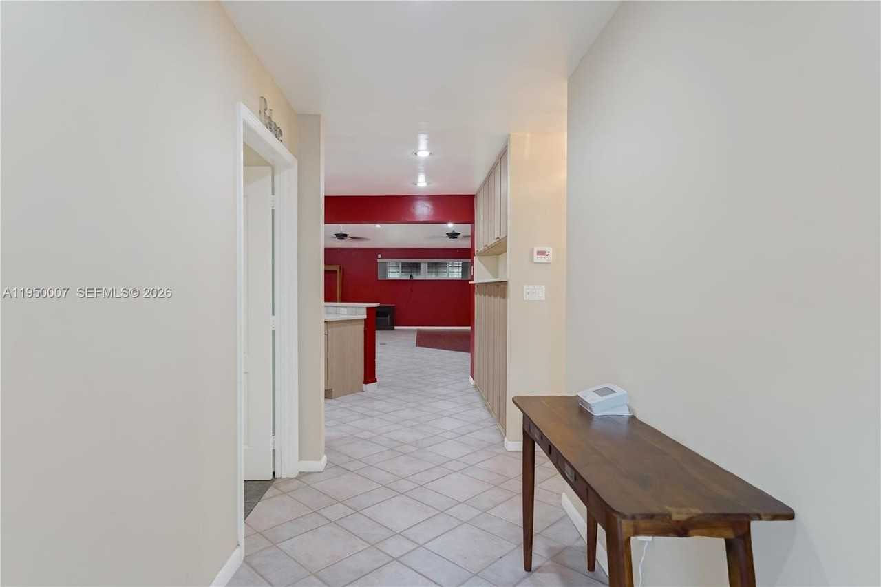 11121 Sw 203rd Ter - Photo 7 of 38