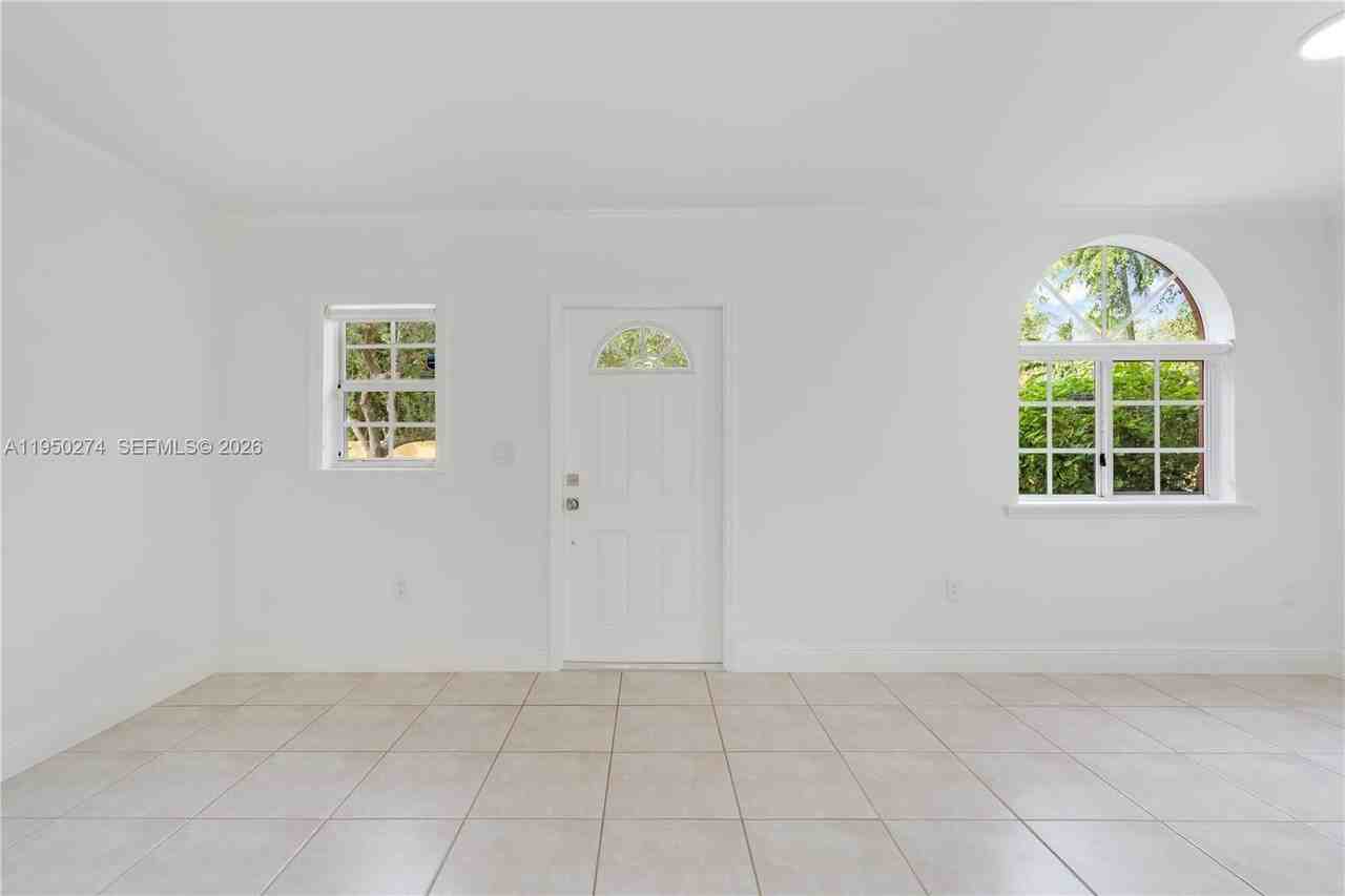 9481 Sw 78th Ave #0 - Photo 3 of 44