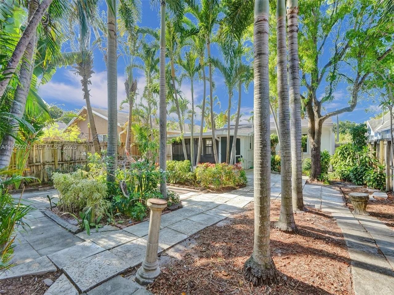 920 Ne 34th Ct #920 - Photo 5 of 29