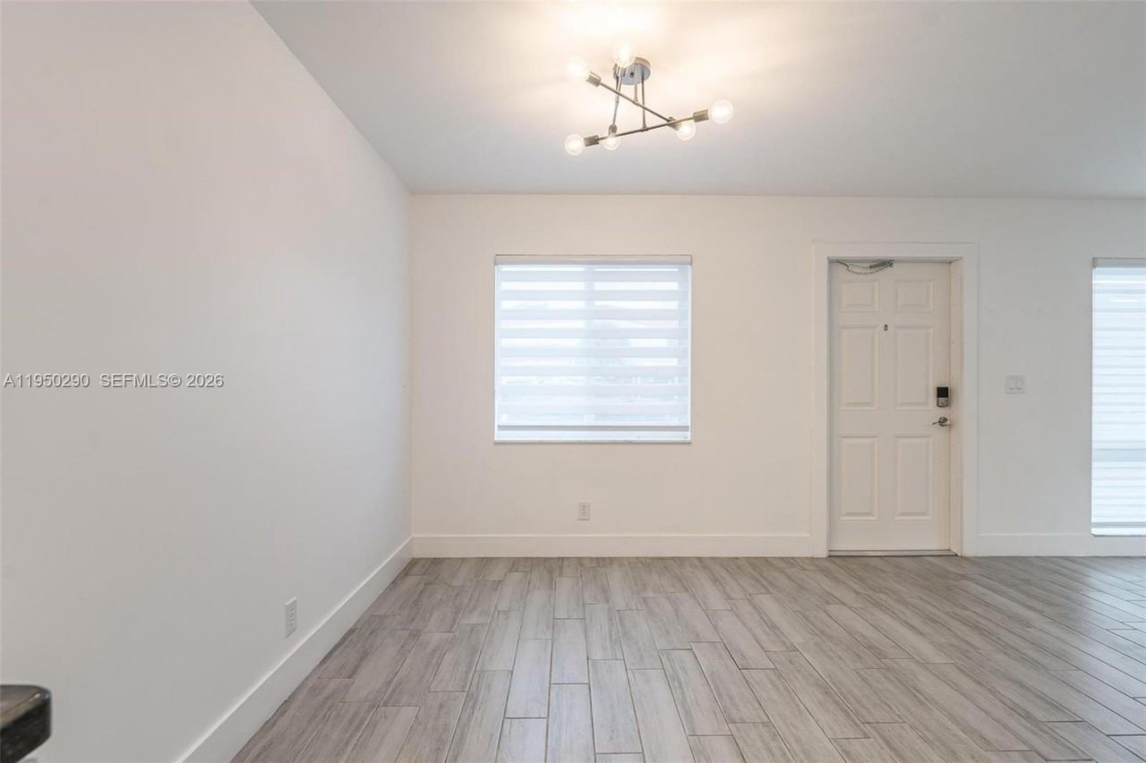 130 Nw 57th St #1 - Photo 3 of 15