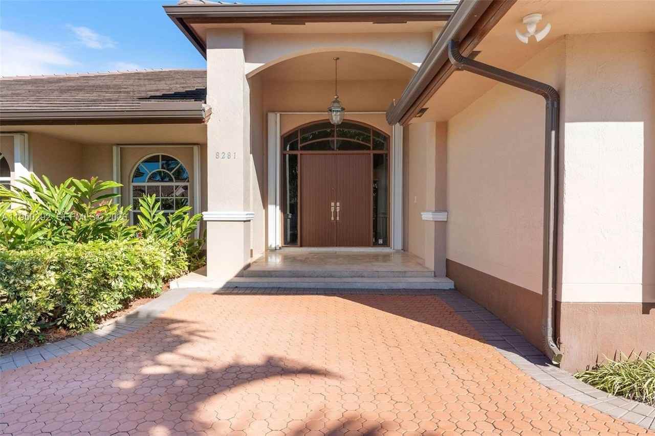 8281 Sw 84th Ter - Photo 3 of 38