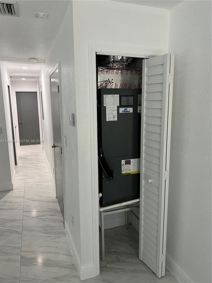 1490 Nw 38th St #1490 - Photo 4 of 21