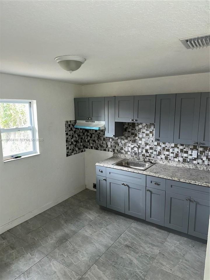 151 W 11th St #1 - Photo 6 of 7