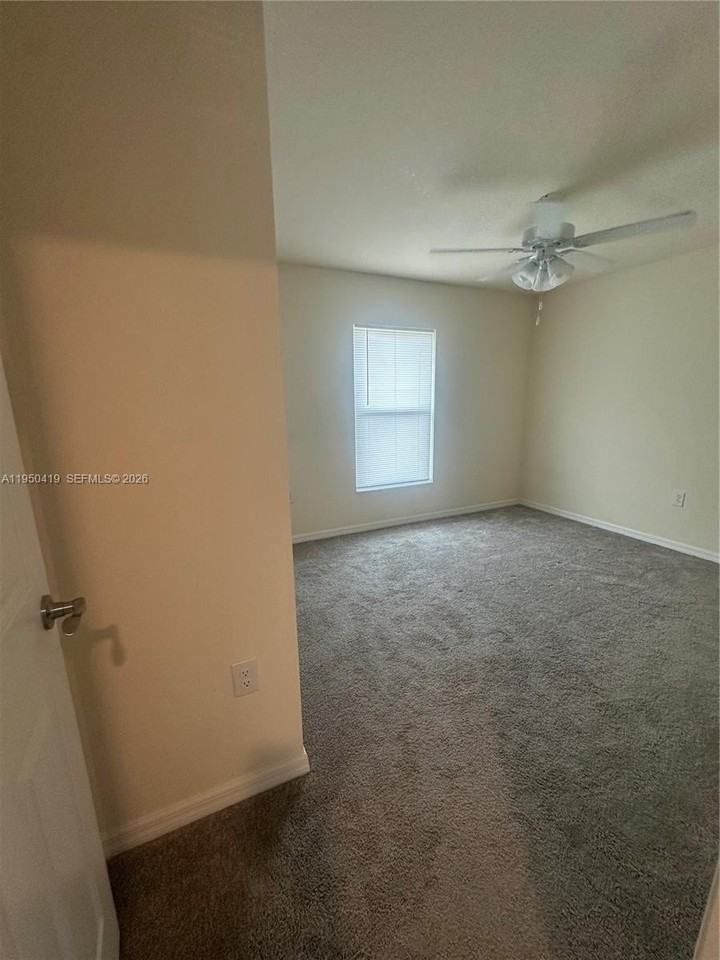 108 Dublin Cir - Photo 2 of 9