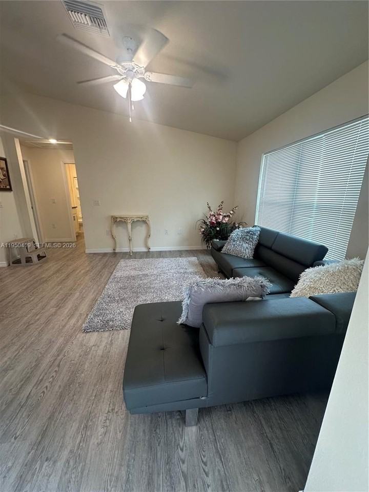 108 Dublin Cir - Photo 7 of 9