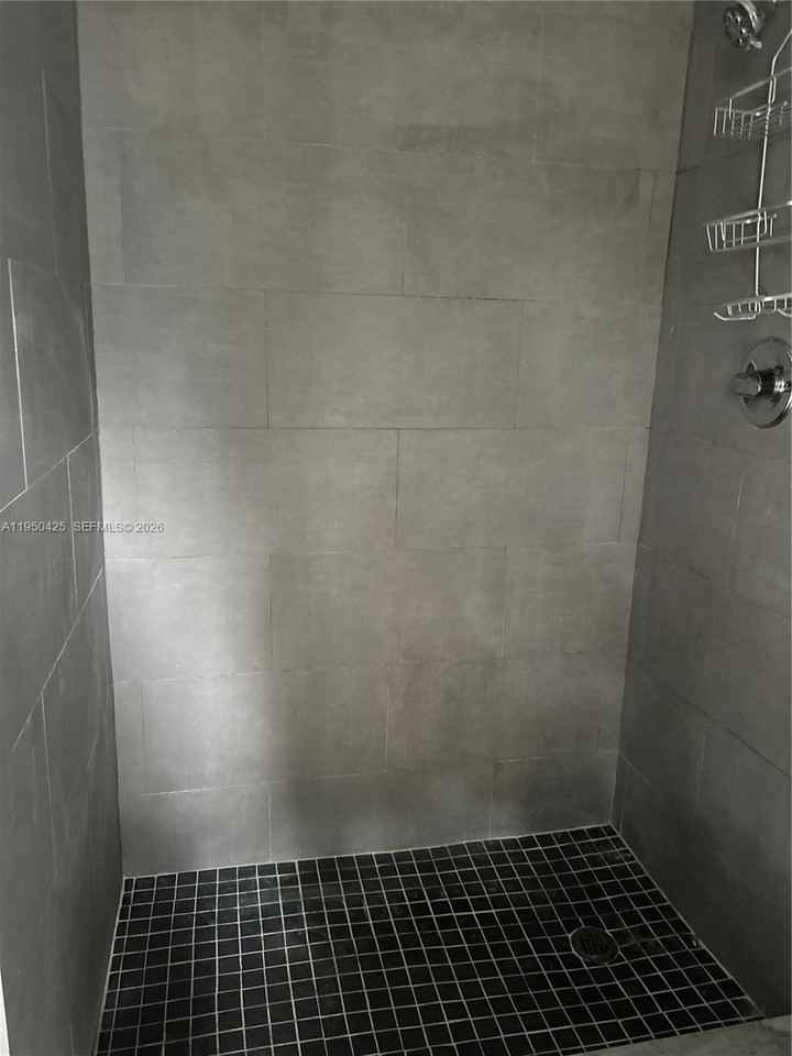 2300 Nw 94th St #0 - Photo 4 of 6