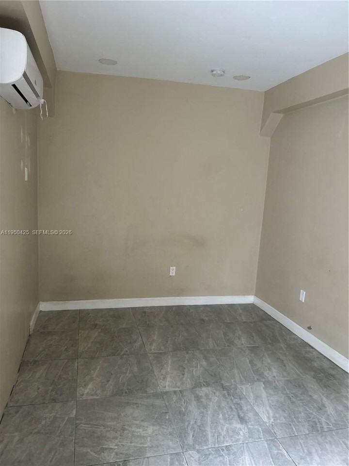 2300 Nw 94th St #0 - Photo 6 of 6