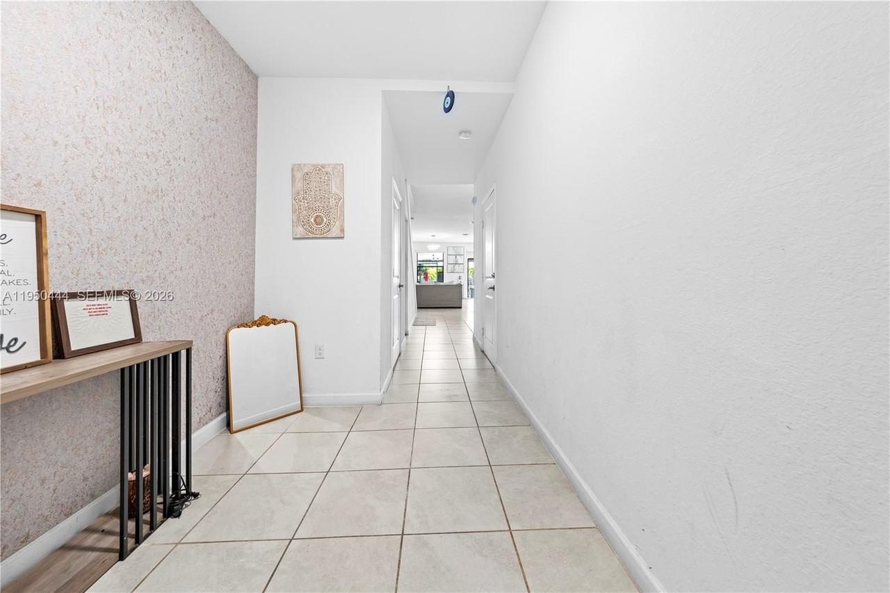 25557 Sw 109th Ave #25557 - Photo 4 of 44