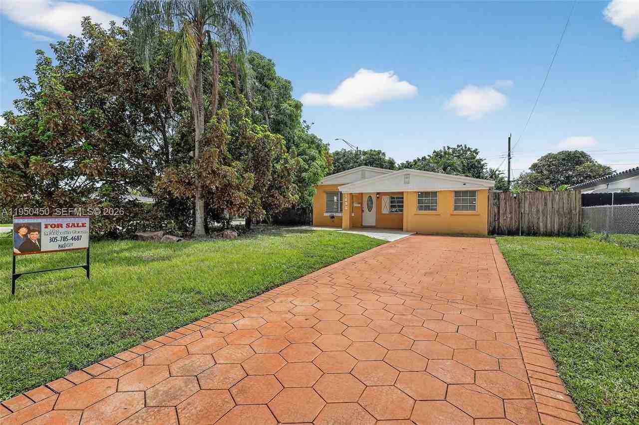 1498 Ne 180th St #0 - Photo 3 of 35