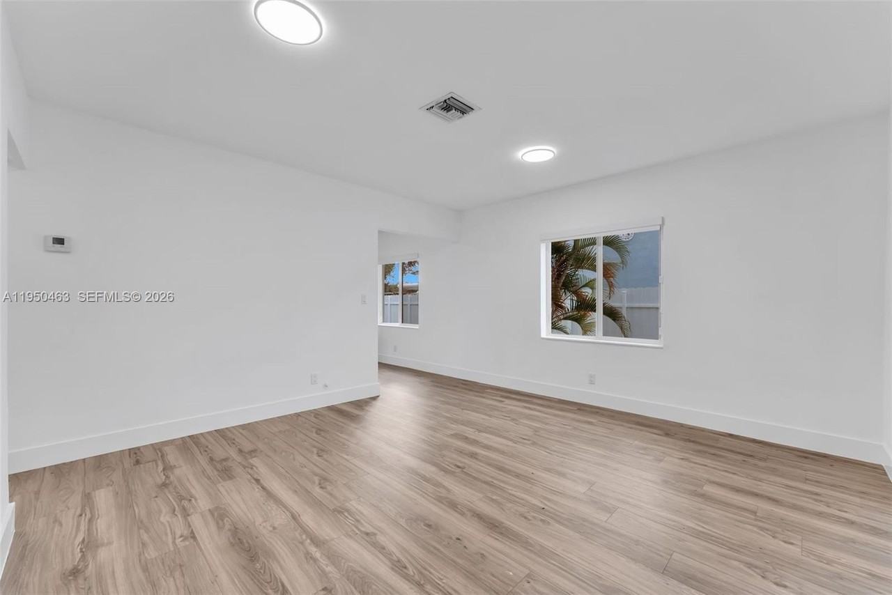 2434 Coolidge St #1 - Photo 7 of 19