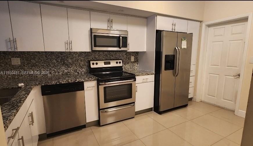 11837 Sw 100th St - Photo 5 of 17