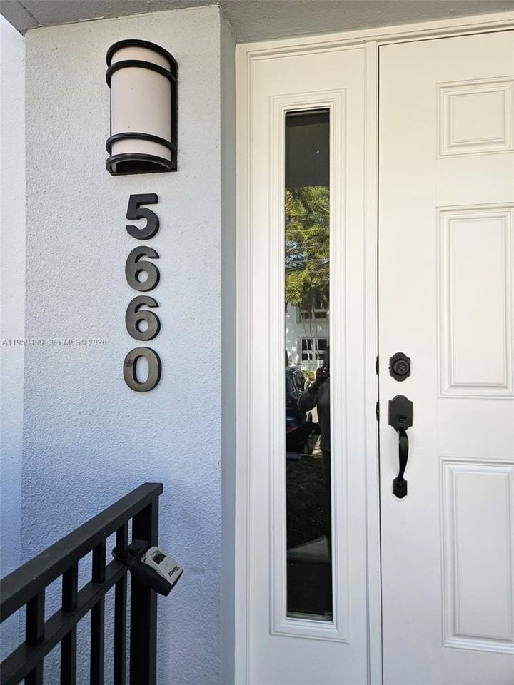 5660 Sw 78th St #6A - Photo 5 of 48