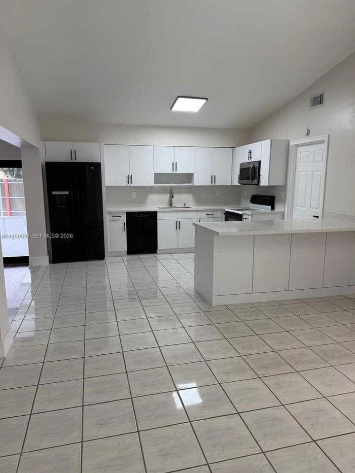 15275 Sw 56th Ter #0 - Photo 2 of 21