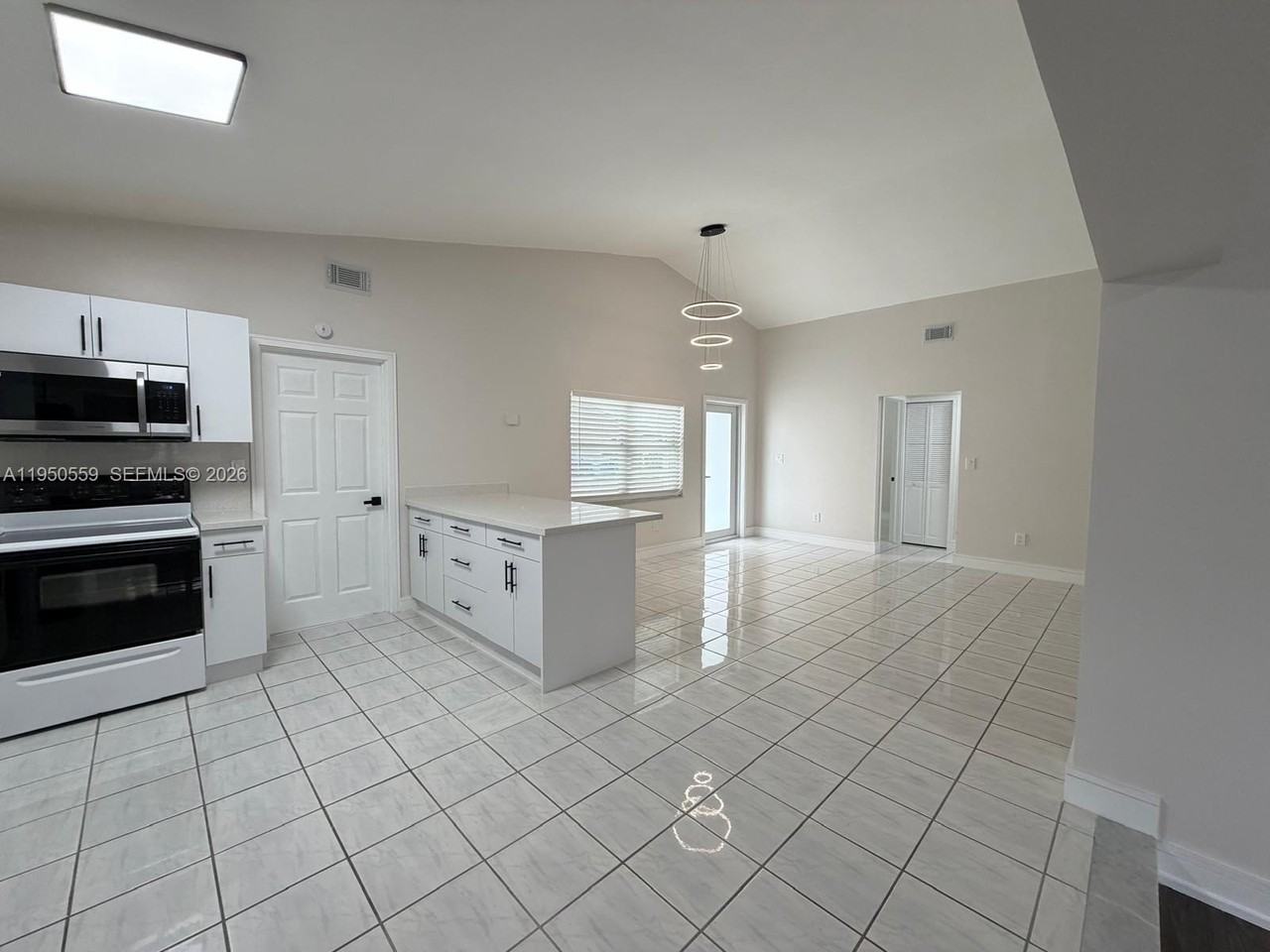 15275 Sw 56th Ter #0 - Photo 3 of 21