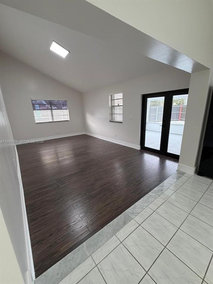 15275 Sw 56th Ter #0 - Photo 7 of 21