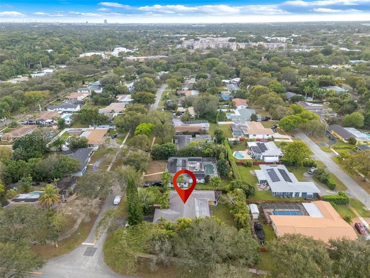 781 Nw 66th Ave - Photo 6 of 39