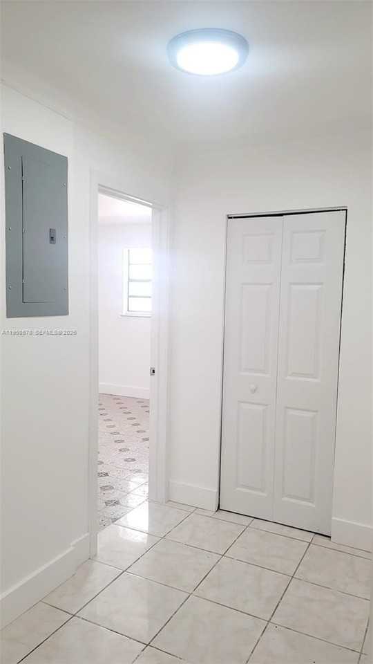 3680 Nw 20th Ct #2 - Photo 5 of 8