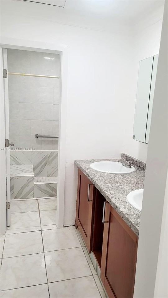 3680 Nw 20th Ct #2 - Photo 6 of 8