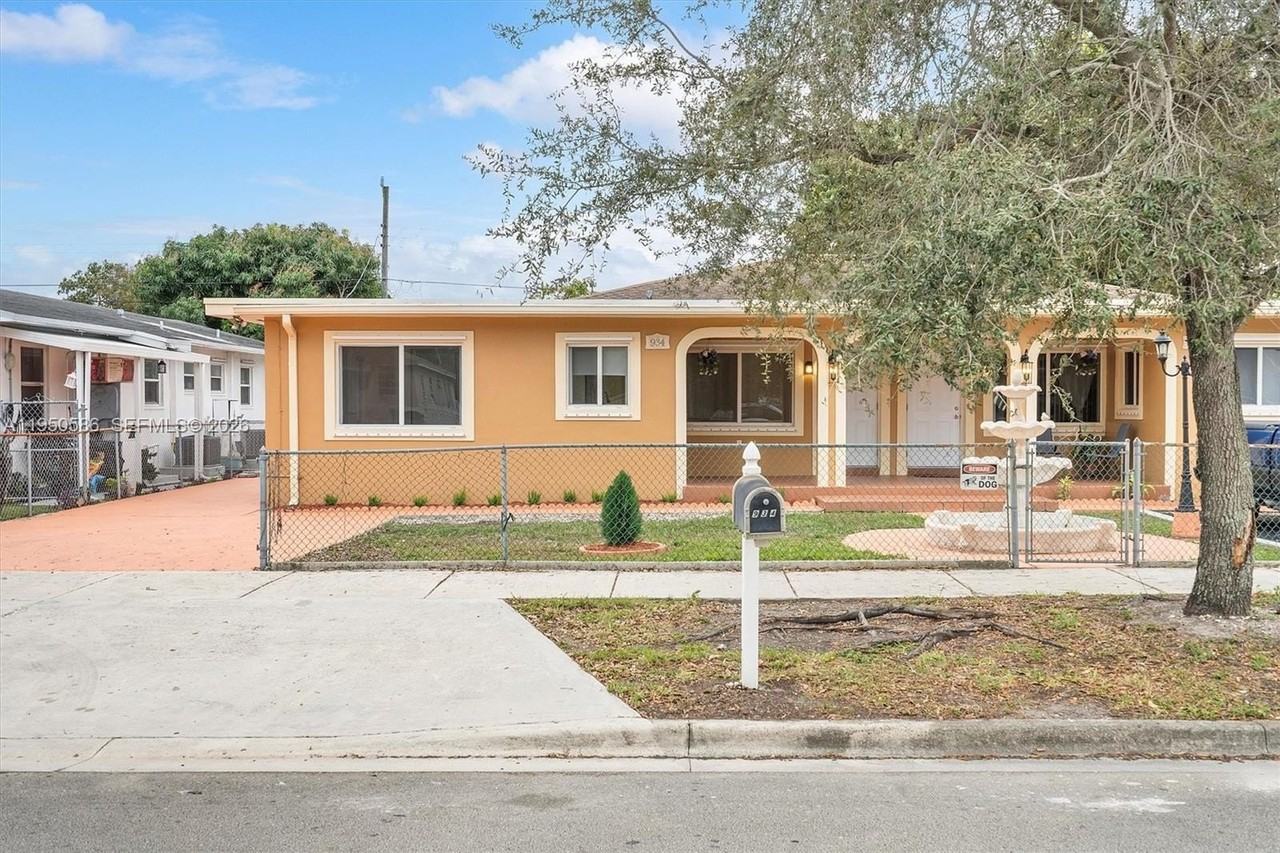 934 E 22nd St #934 - Photo 2 of 34