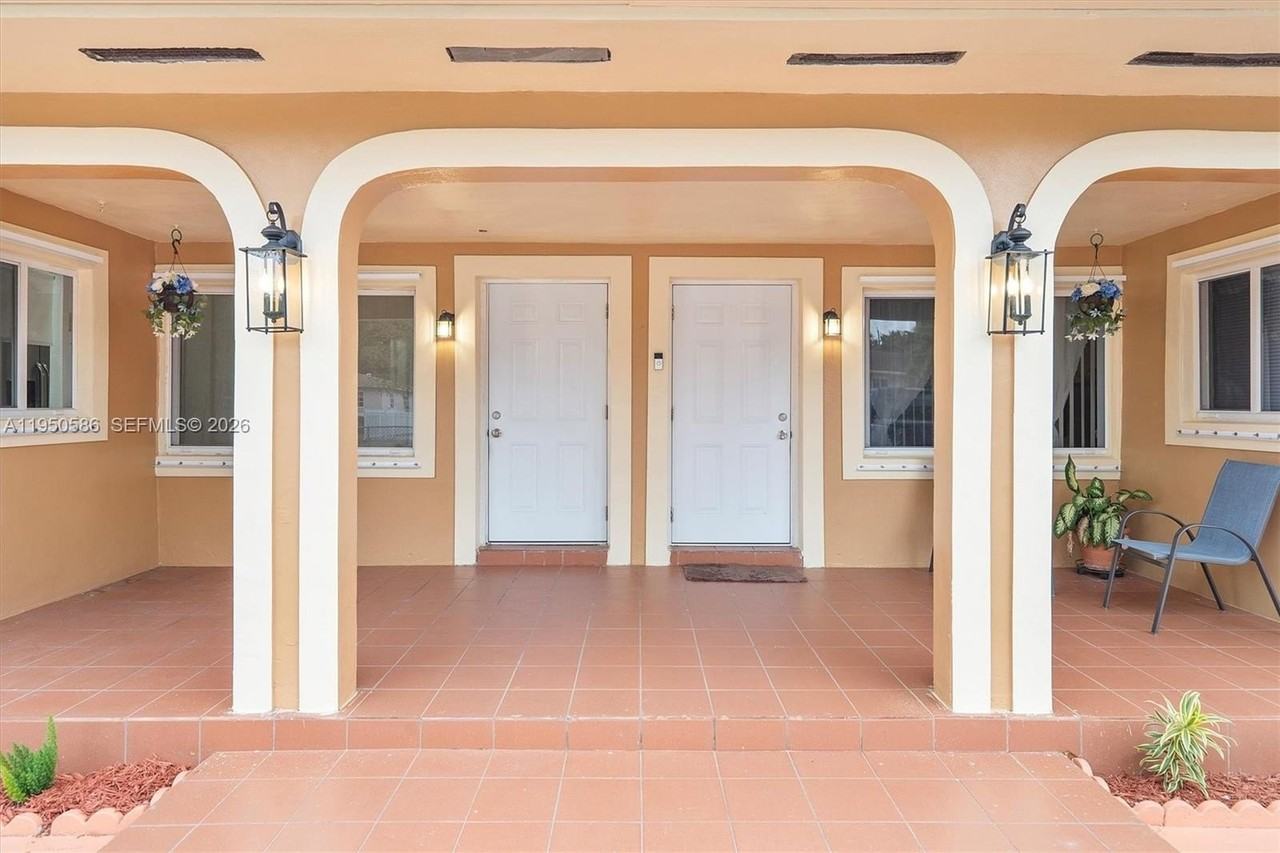 934 E 22nd St #934 - Photo 5 of 34