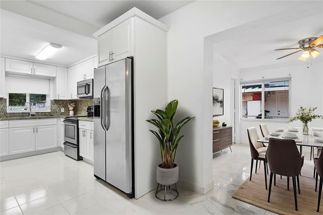 934 E 22nd St #934 - Photo 7 of 34