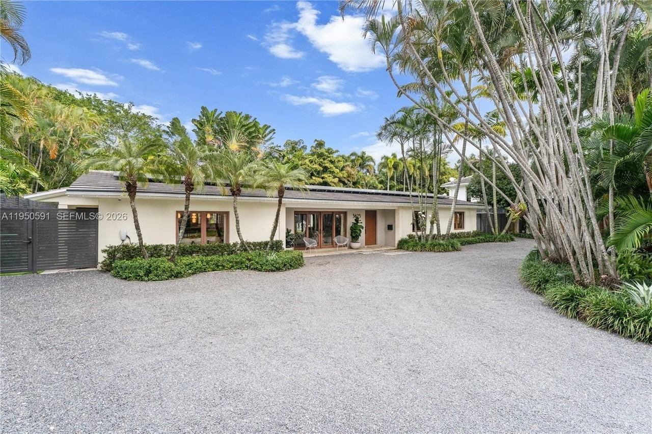 3625 Battersea Rd - Photo 6 of 33