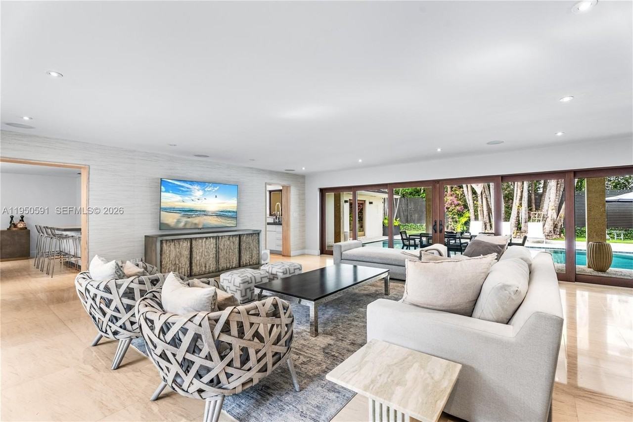 3625 Battersea Rd - Photo 7 of 33