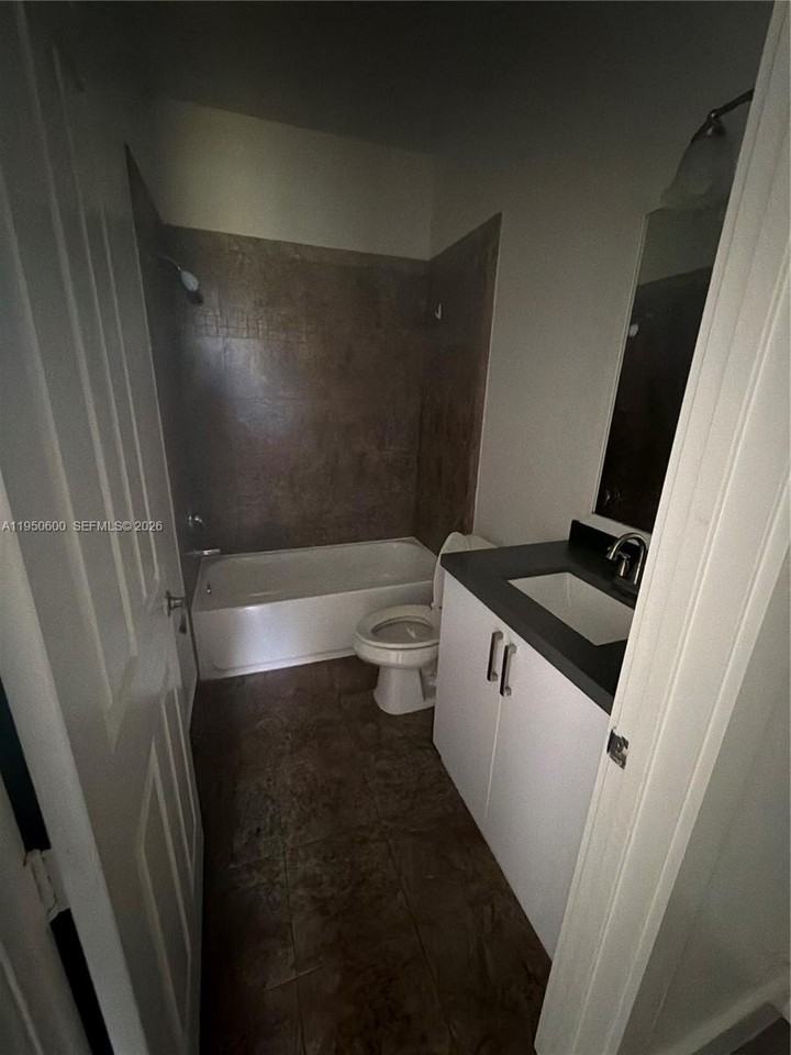 7651 Nw 88th Ter #8 - Photo 4 of 5