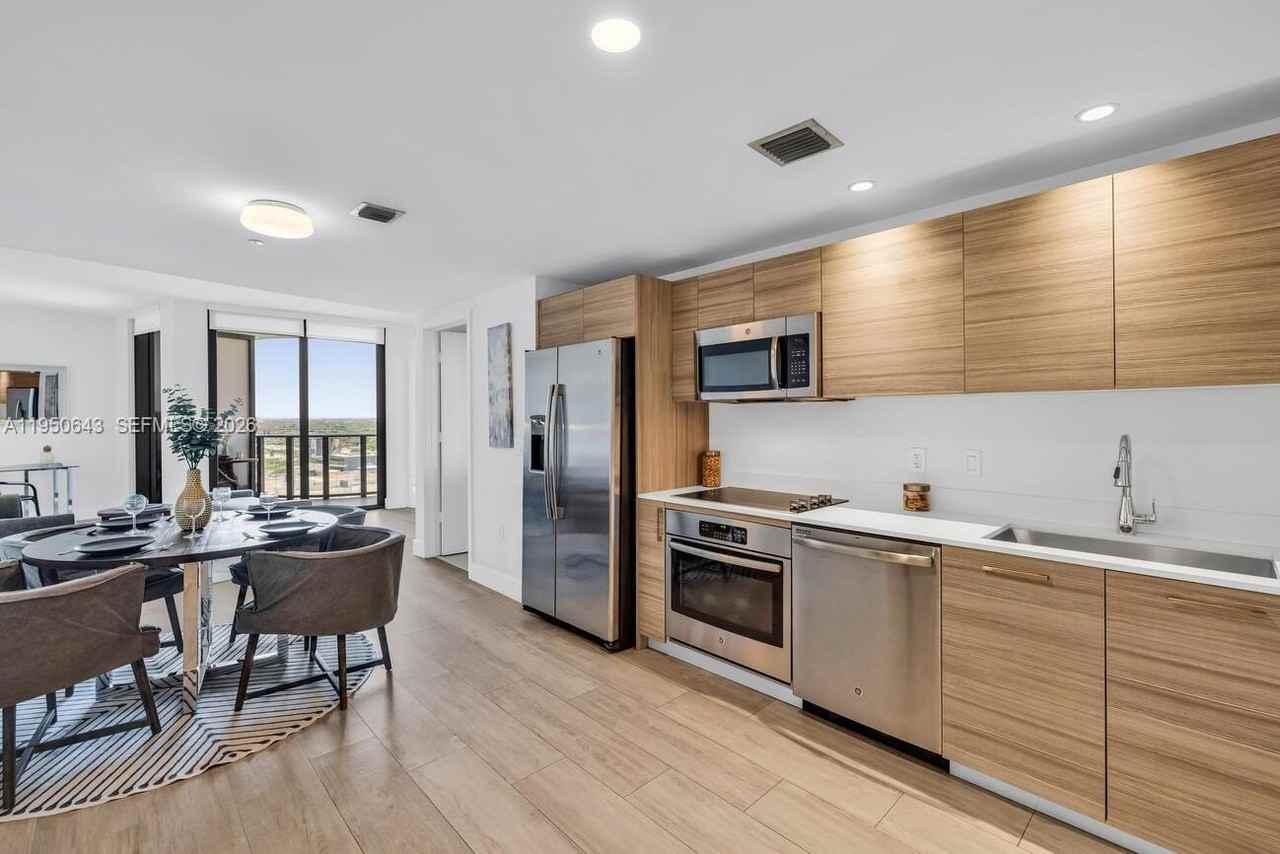 121 Ne 34th St #1514