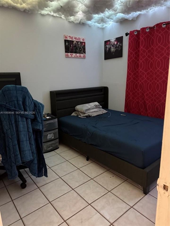 19317 Nw 47th Ave #19137 - Photo 6 of 8