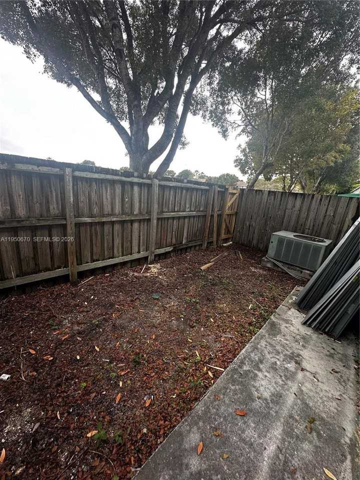 1440 Se 24th Ct #359 - Photo 7 of 29