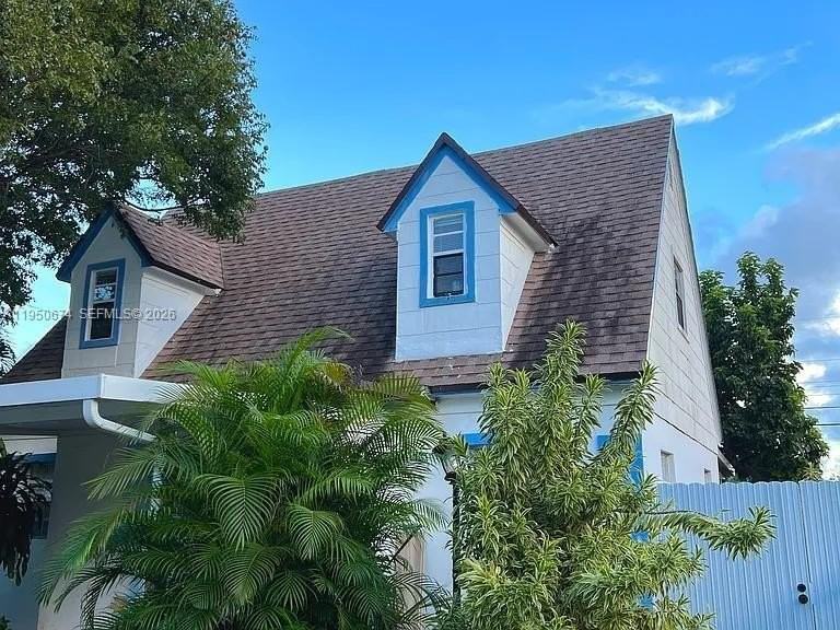 1990 Ne 183rd St - Photo 2 of 31