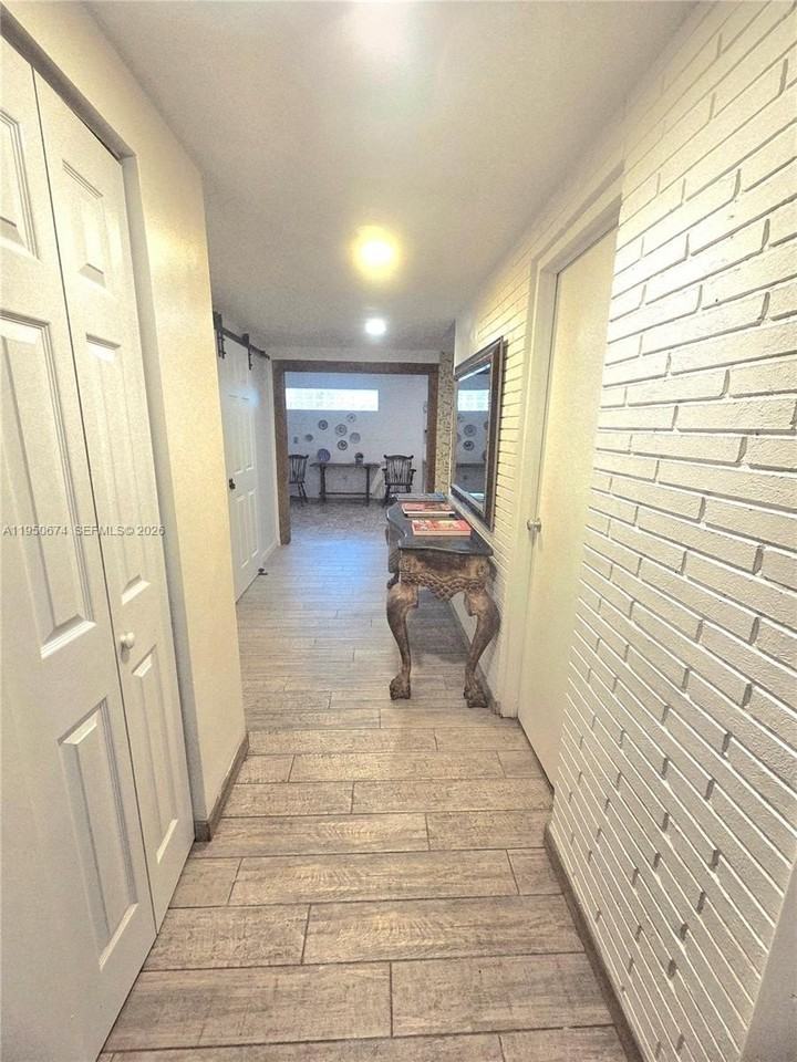 1990 Ne 183rd St - Photo 7 of 31