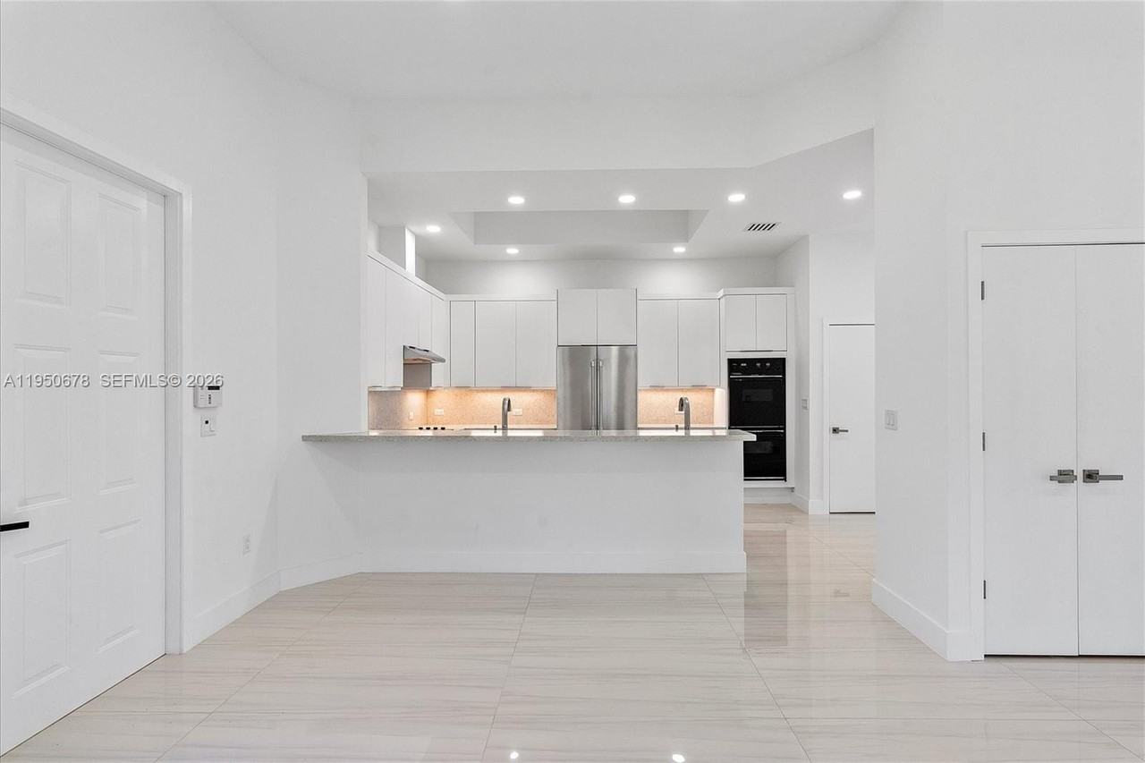 21301 Ne 38th Ave #58 - Photo 6 of 50